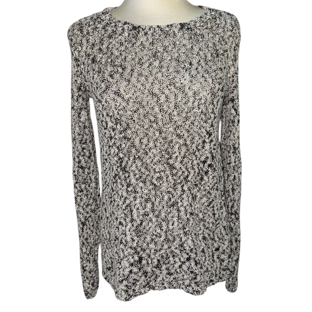 Tommy Hilfiger sweater long sleeves wide neckline woven glittery look Sz medium